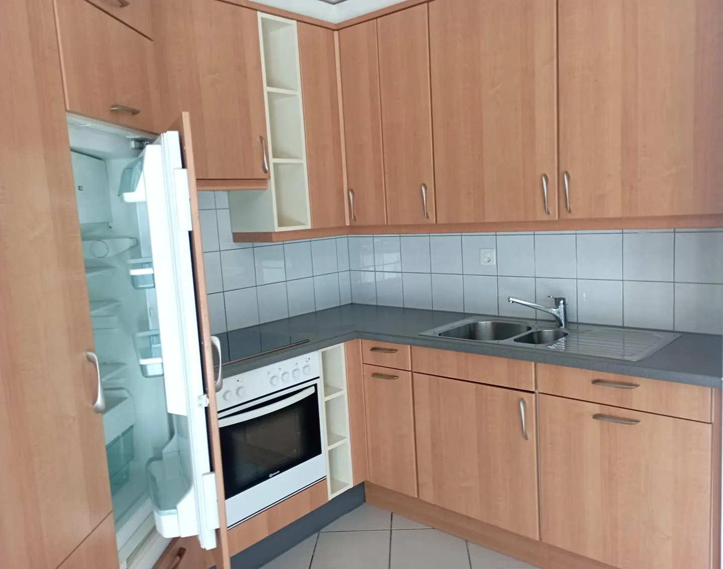 Geräumige 4-Zimmer-Wohnung in Genf - Foto 3 von 10
