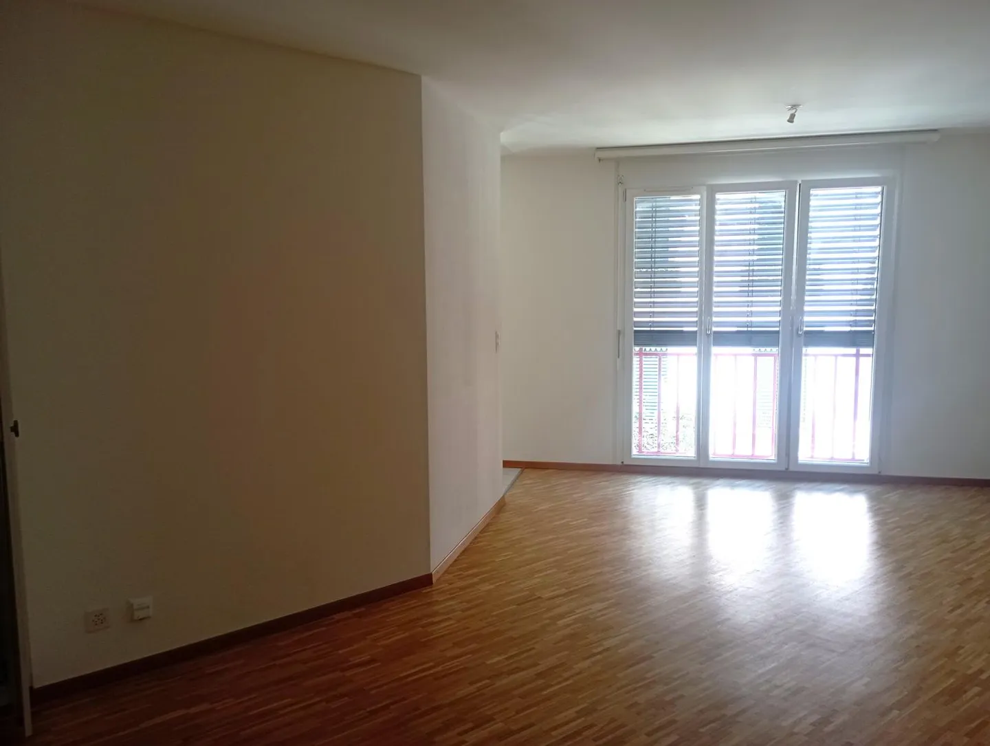 Geräumige 4-Zimmer-Wohnung in Genf - Foto 2 von 10