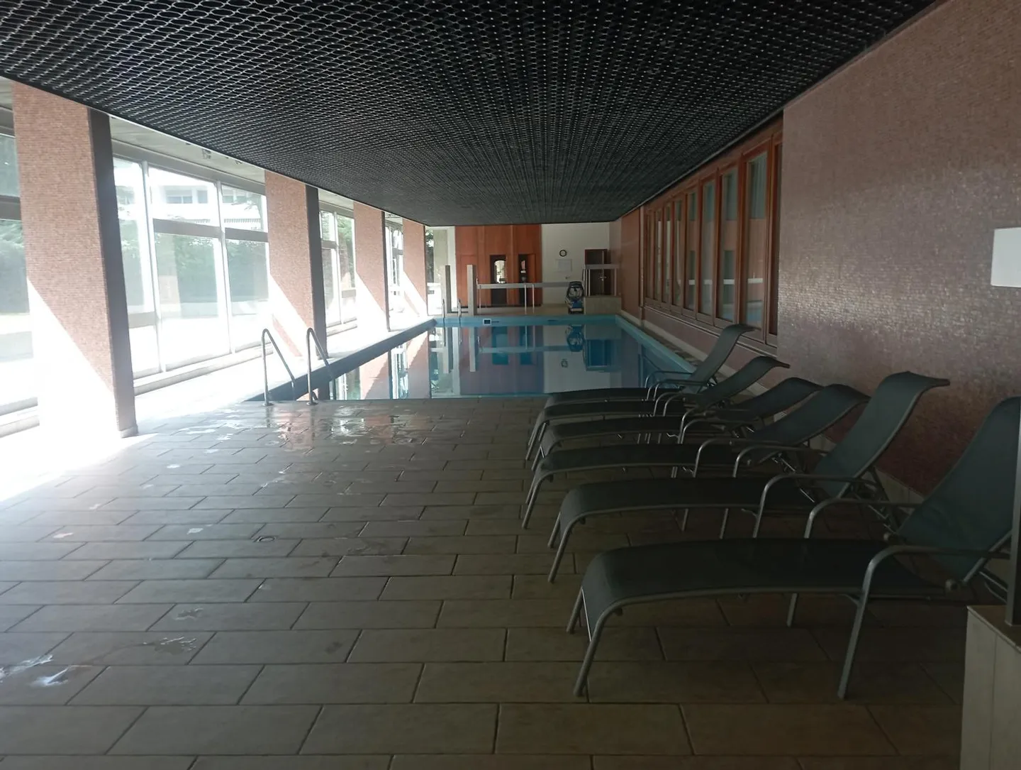 Magnificent 1.5 room apartment with balcony and private pool - Geneva, Champel - Photo 9 of 11