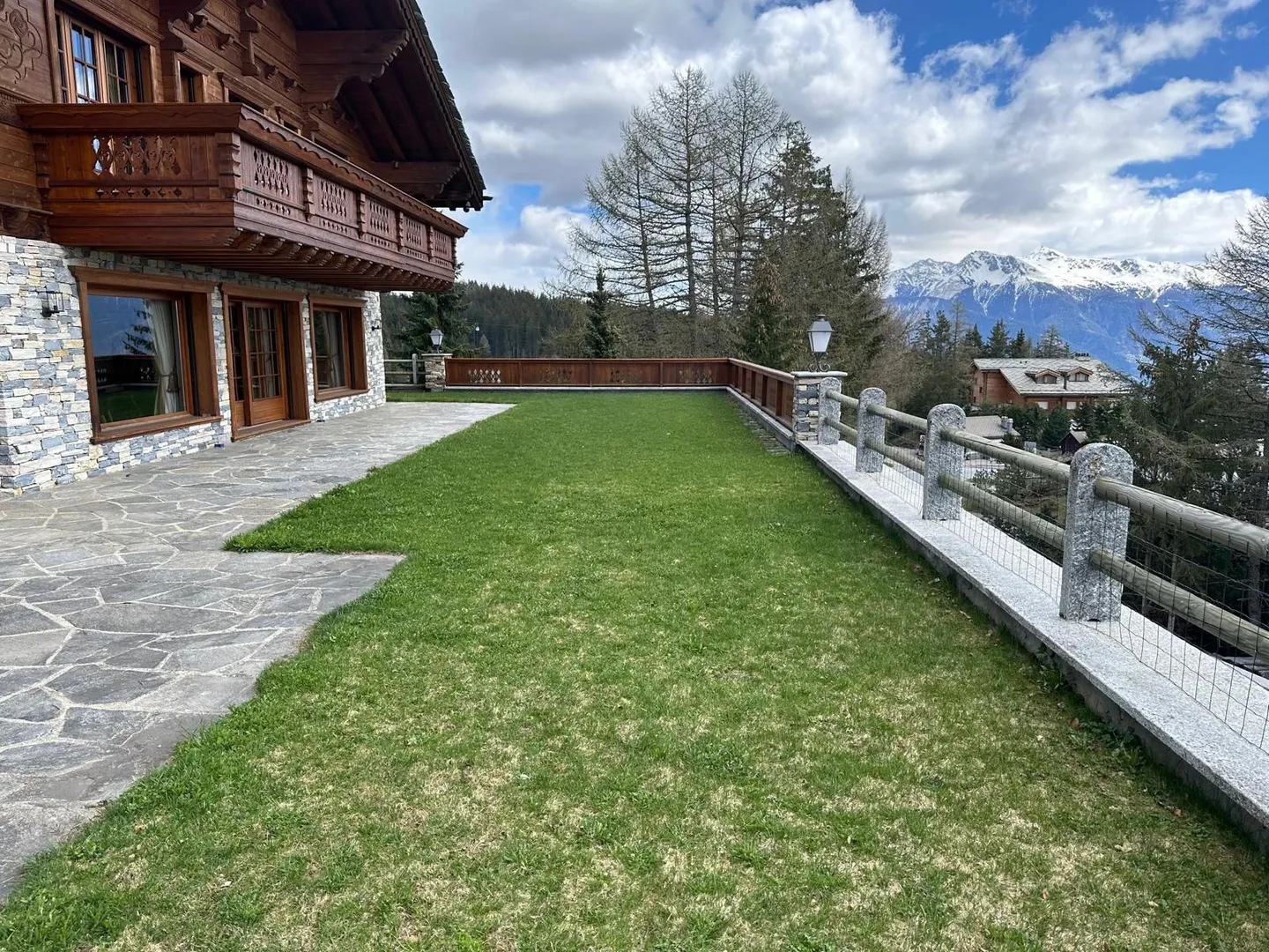 Vacation Rentals: Luxury Chalet with Magnificent View | Plan Mayens - Photo 4 of 5