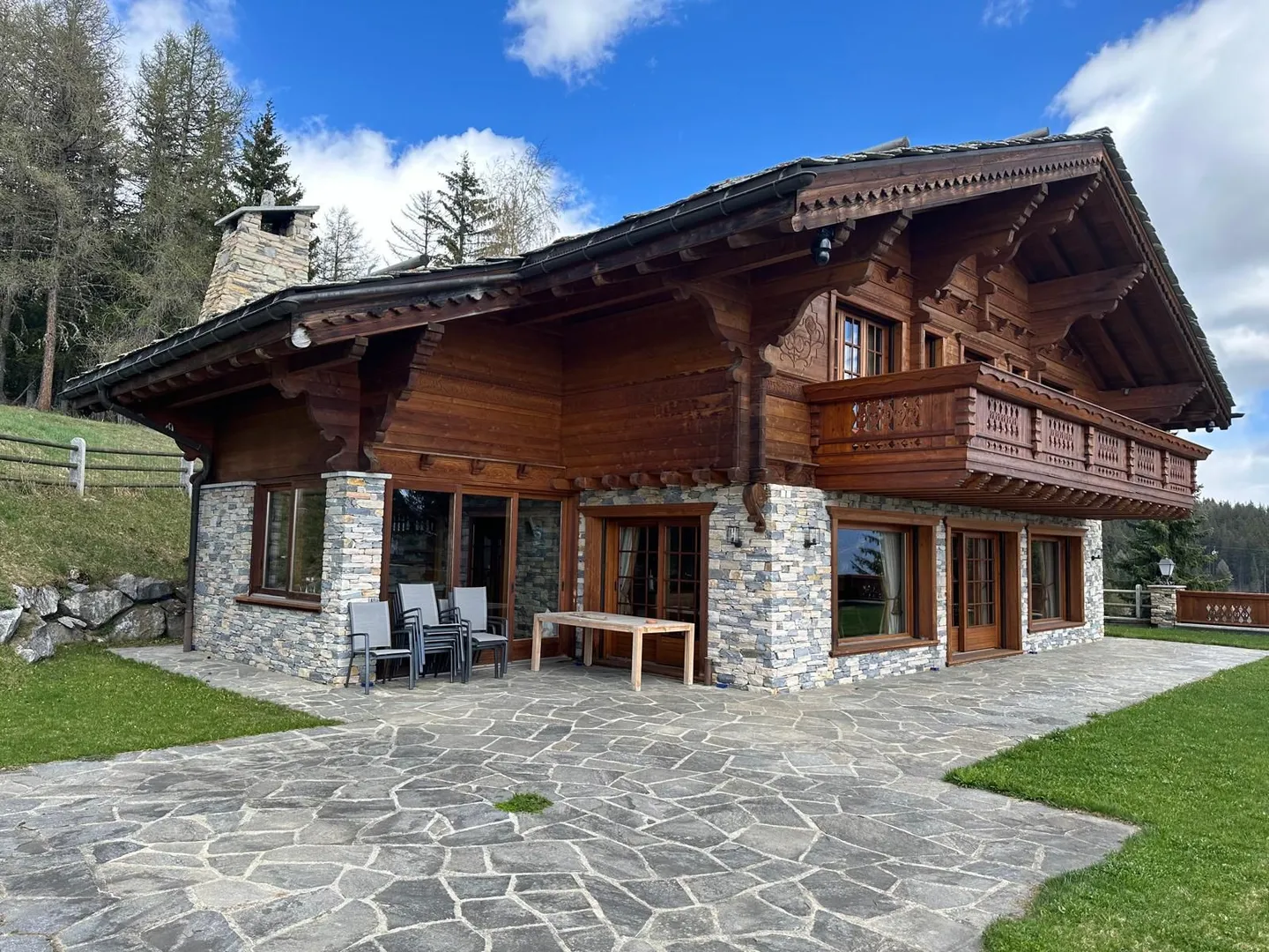 Vacation Rentals: Luxury Chalet with Magnificent View | Plan Mayens - Photo 3 of 5