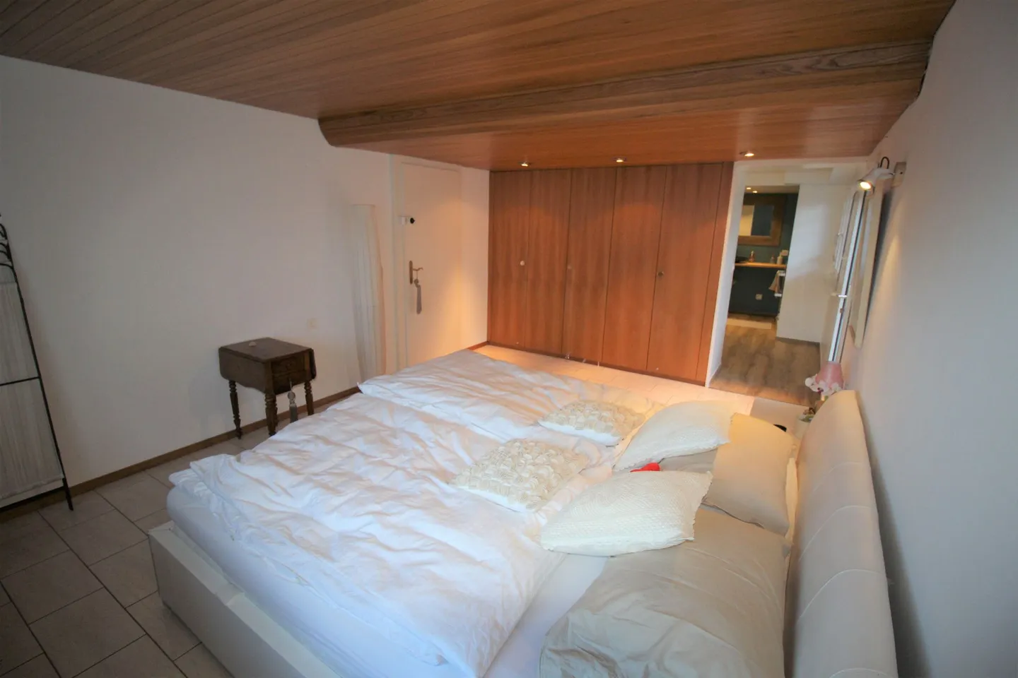 Renovated studio for rent in Hauts de Villeneuve - Photo 2 of 8