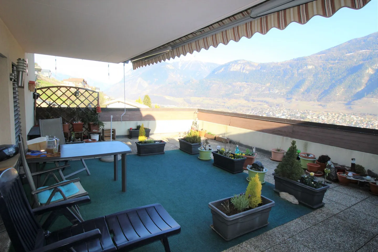 Geräumige Wohnung mit Terrasse und Panoramablick | Ollon - Foto 2 von 13