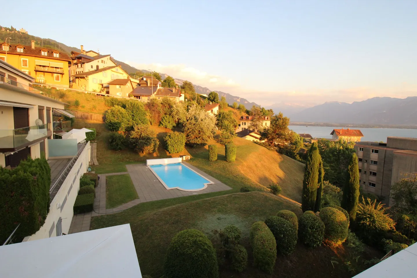 Splendide Attique avec une vue panoramique sur le lac - Photo 7 sur 13