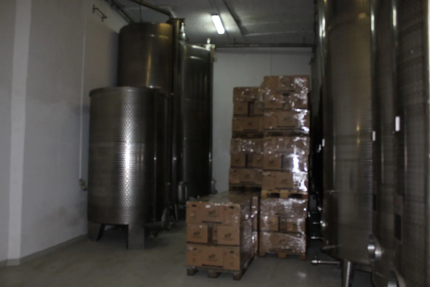 Dépôt | Cave à vin | Local de stockage équipé - Photo 11 sur 13