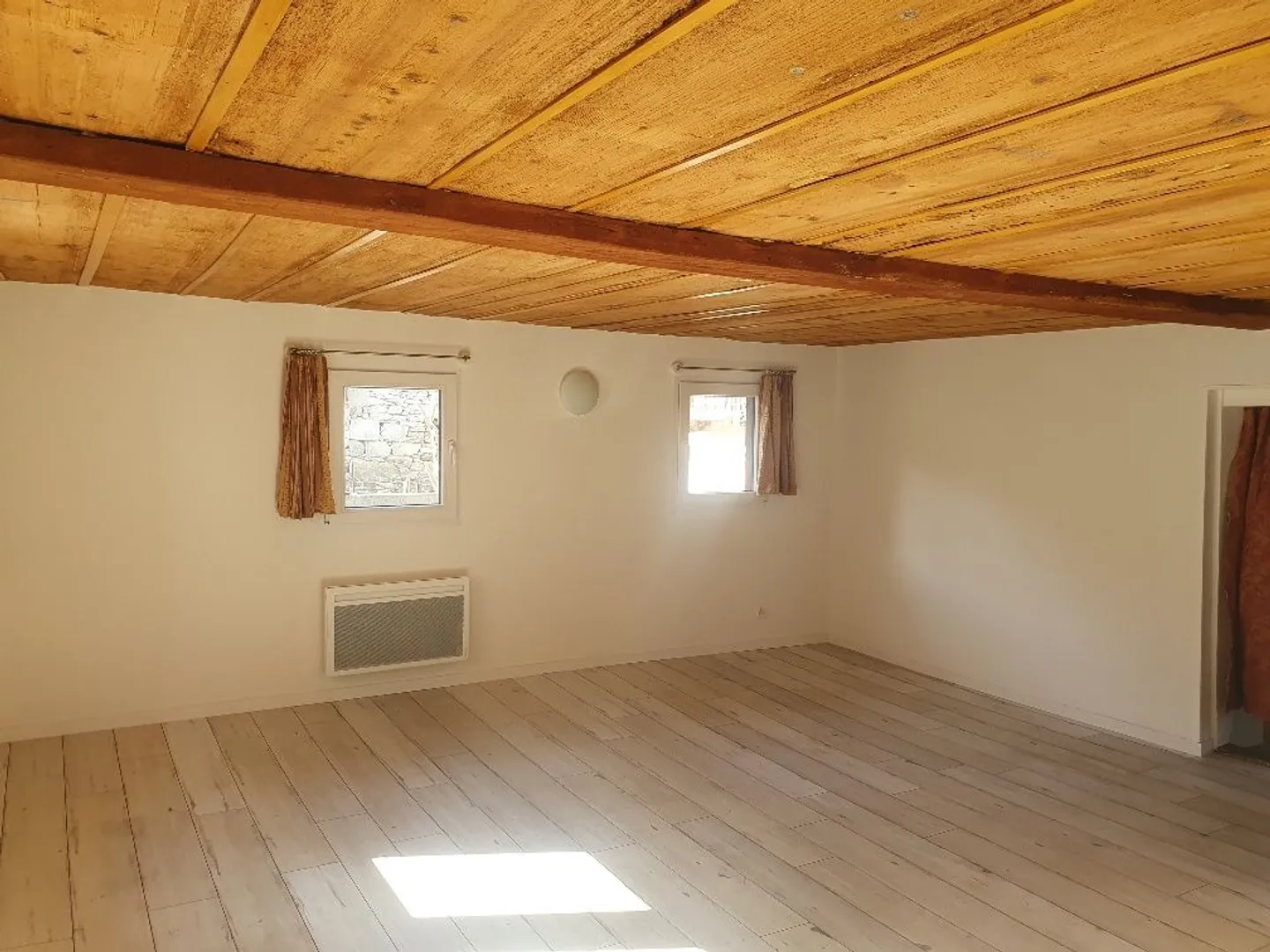 Appartement dans maison villageoise | A saisir ! - Photo 3 sur 13
