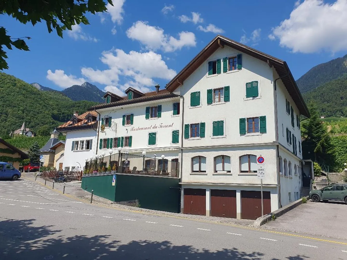 Investitionsmöglichkeit in Yvorne - Mischgebäude mit Mietreserve - Foto 2 von 2