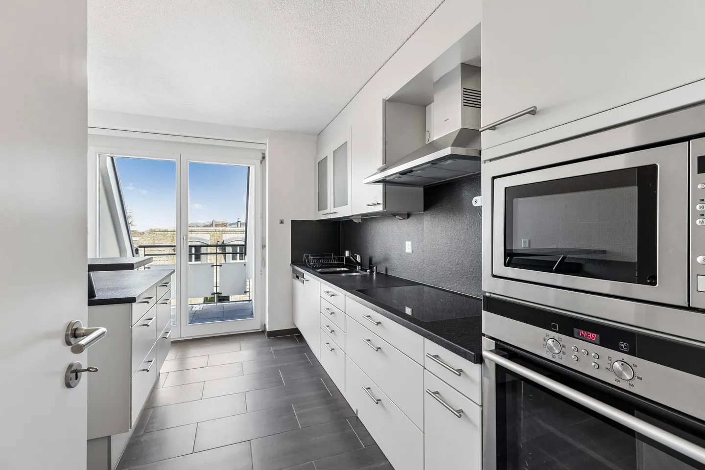 Spacious 5.5-room maisonette apartment. Lots of space. Many possibilities - A home with perspective - Photo 4 of 13