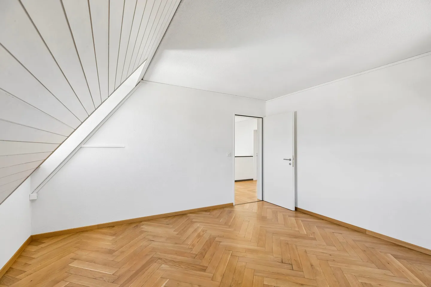 Spacious 5.5-room maisonette apartment. Lots of space. Many possibilities - A home with perspective - Photo 11 of 13