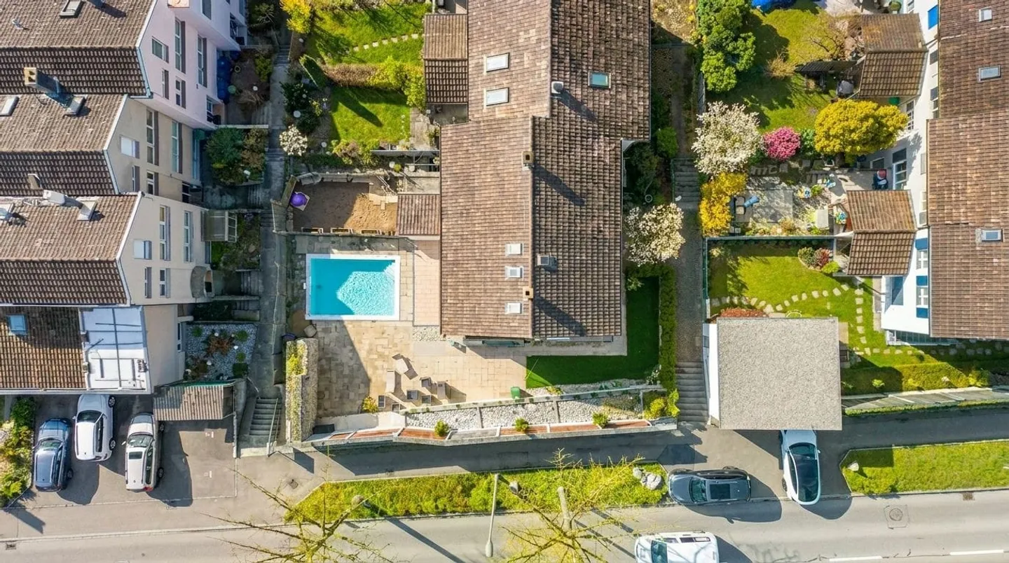 Moderne, rénovée et avec piscine - Photo 12 sur 13