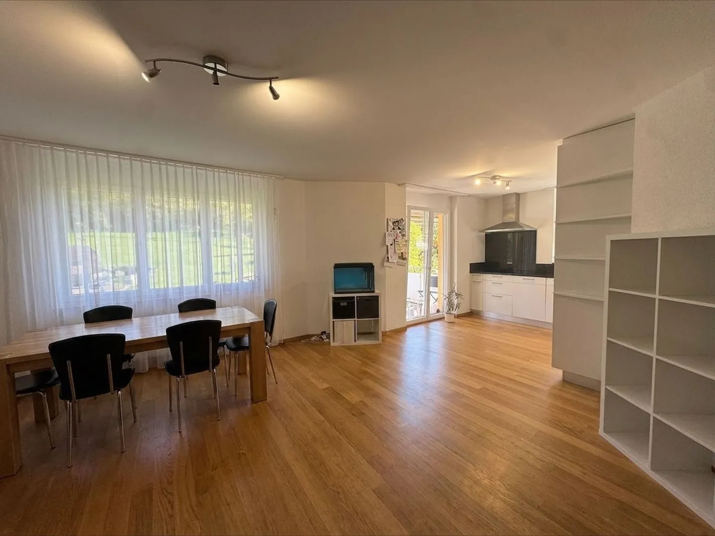 Sonnige Wohnung mit Aussicht - Foto 3 von 8