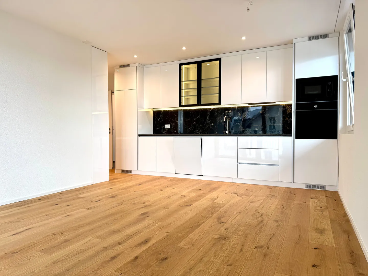 Nuovo appartamento di 3,5 stanze con balcone a Oberbuchsiten in affitto - Foto 12 di 13