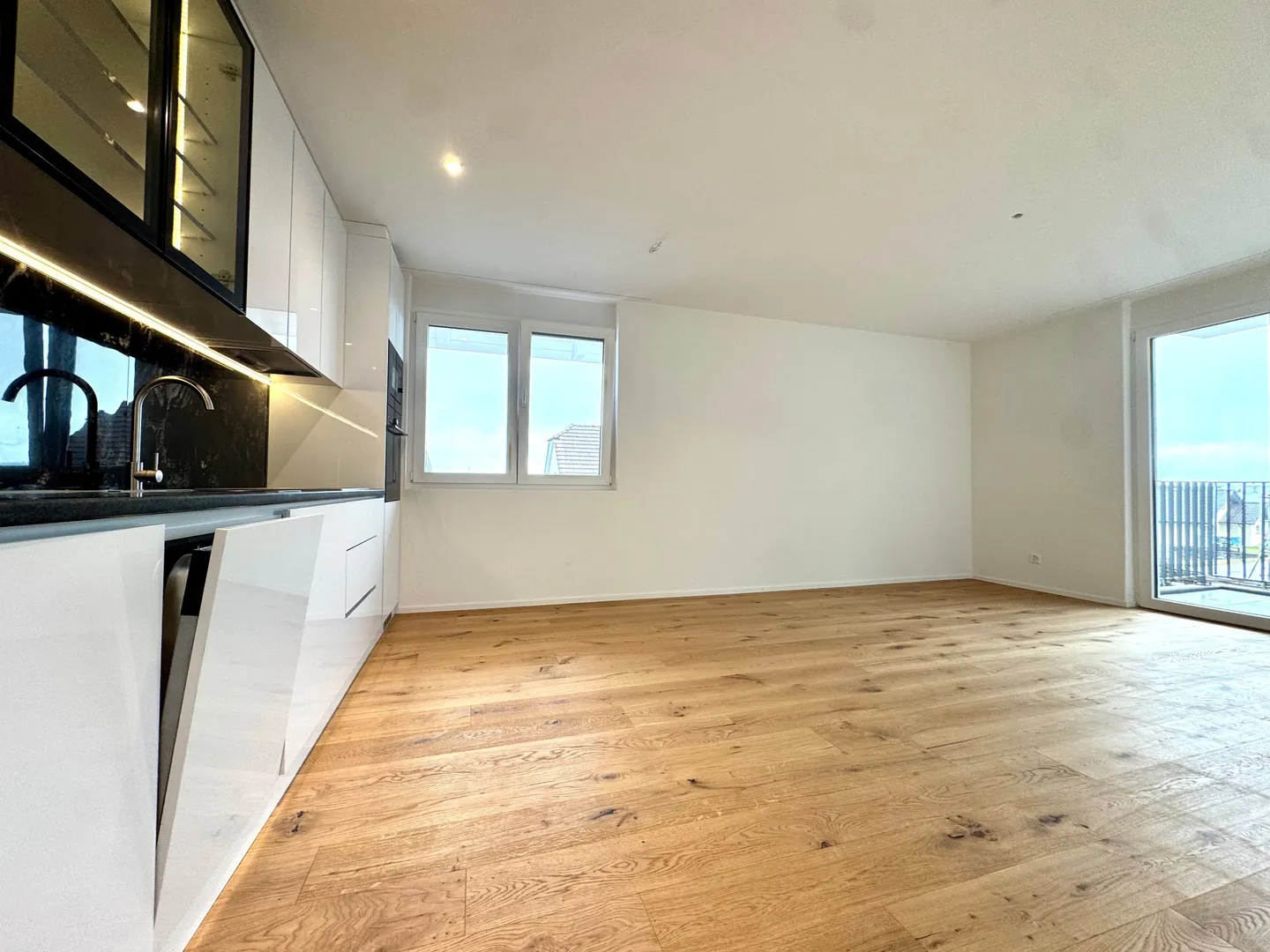 Nuovo appartamento di 3,5 stanze con balcone a Oberbuchsiten in affitto - Foto 11 di 13