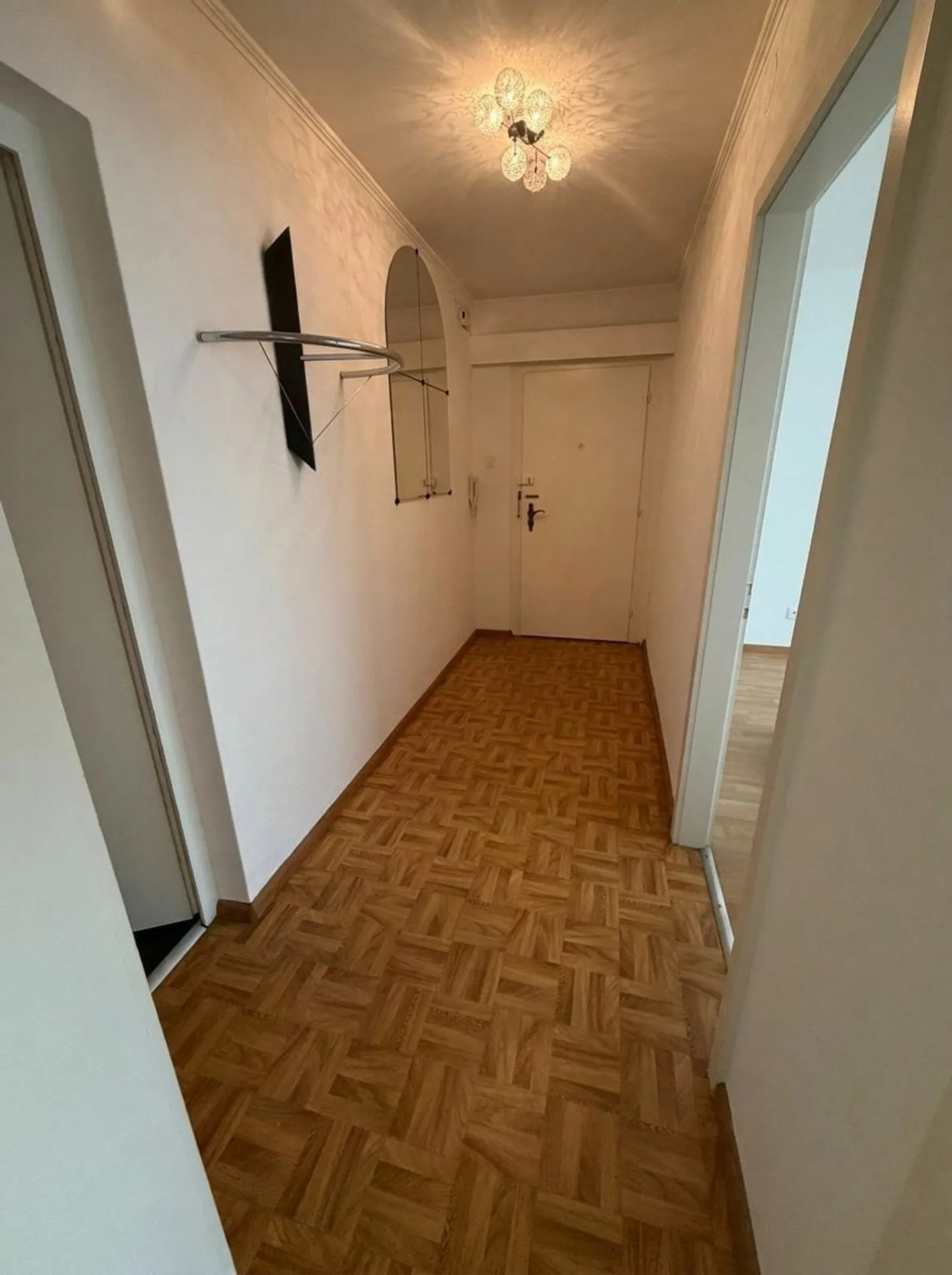 Bright 2.5-room apartment with large window front in Basel - Photo 13 of 13