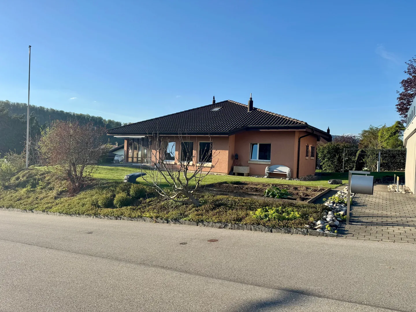 Maison individuelle de 5 pièces avec véranda à Aarburg à vendre - Photo 2 sur 13