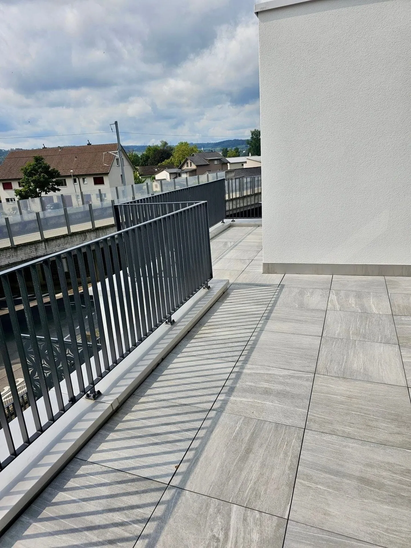 Appartamento luminoso con balcone e terrazza - Foto 2 di 7