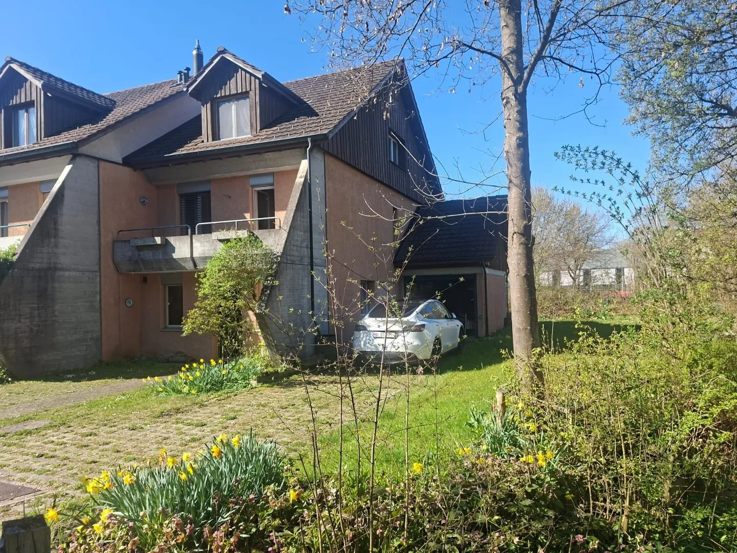 5-room corner townhouse with large garden in Affoltern am Albis - Photo 2 of 13