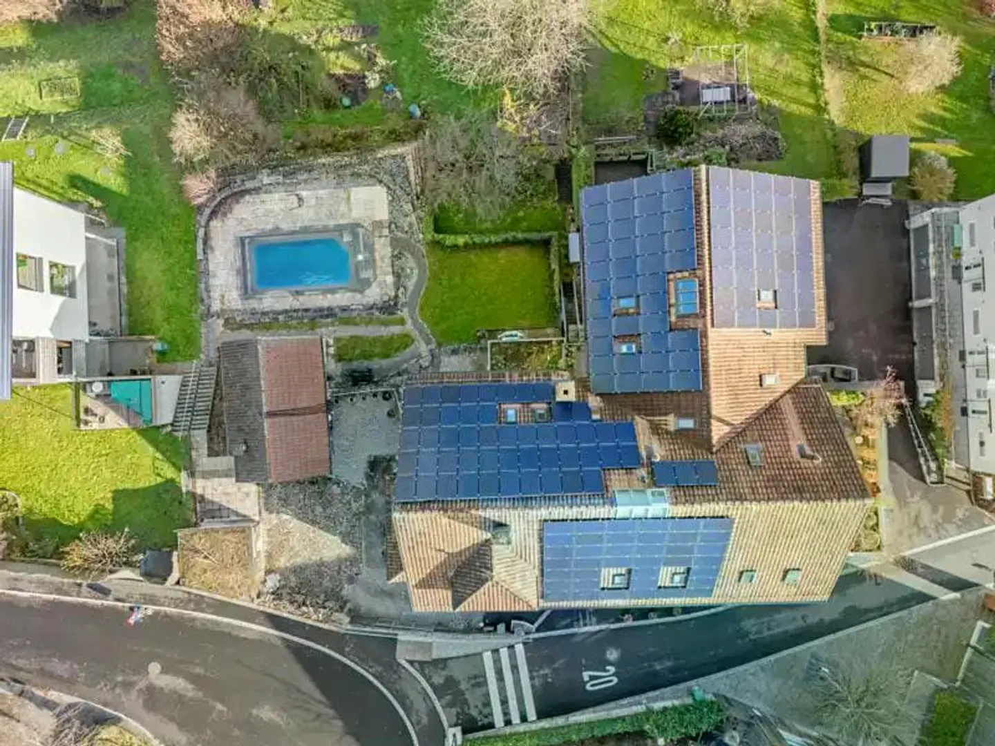 Maison de ville de 5,5 pièces avec piscine à Baden-Dättwil à vendre - Photo 1 sur 13