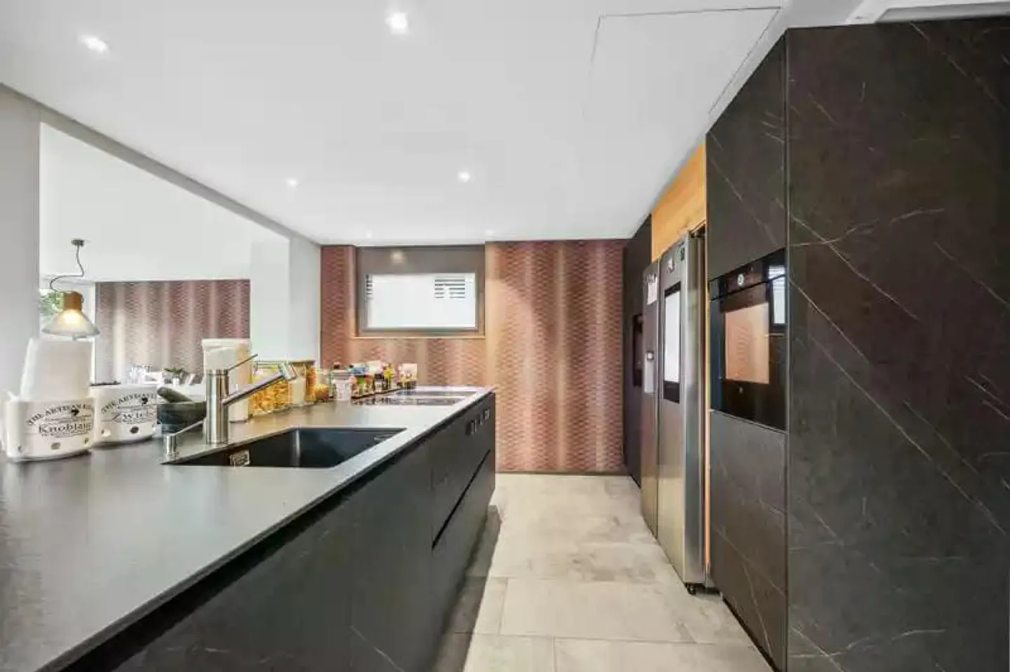 Maison individuelle moderne de 5,5 pièces avec piscine à Jonen à vendre - Photo 3 sur 13