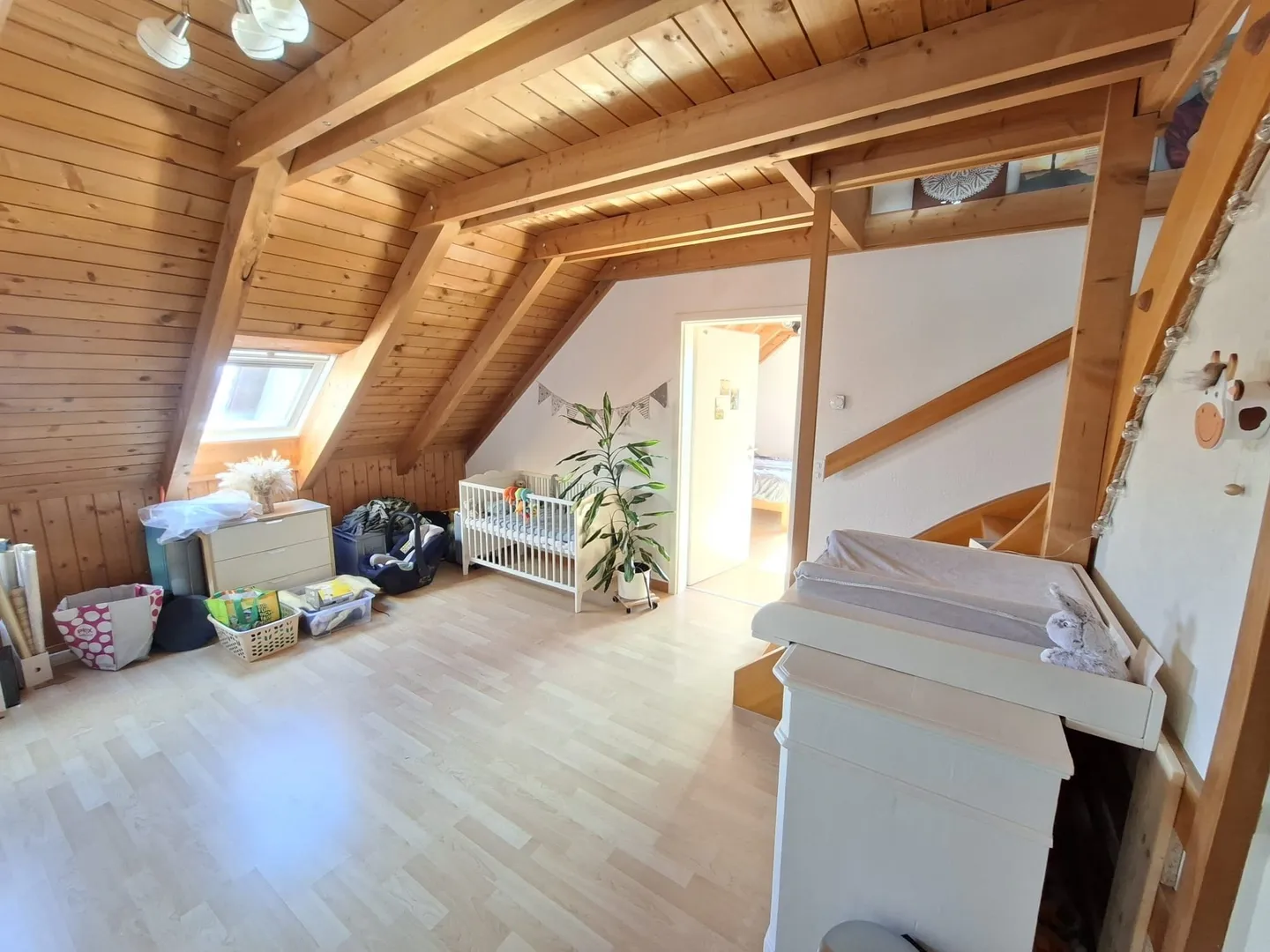 Maisonette luminosa di 3,5 stanze con balcone a Nuglar-St. Pantaleon - Foto 8 di 13