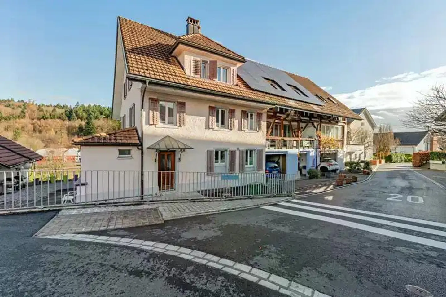 Maison de ville de 5,5 pièces avec piscine à Baden-Dättwil à vendre - Photo 3 sur 13