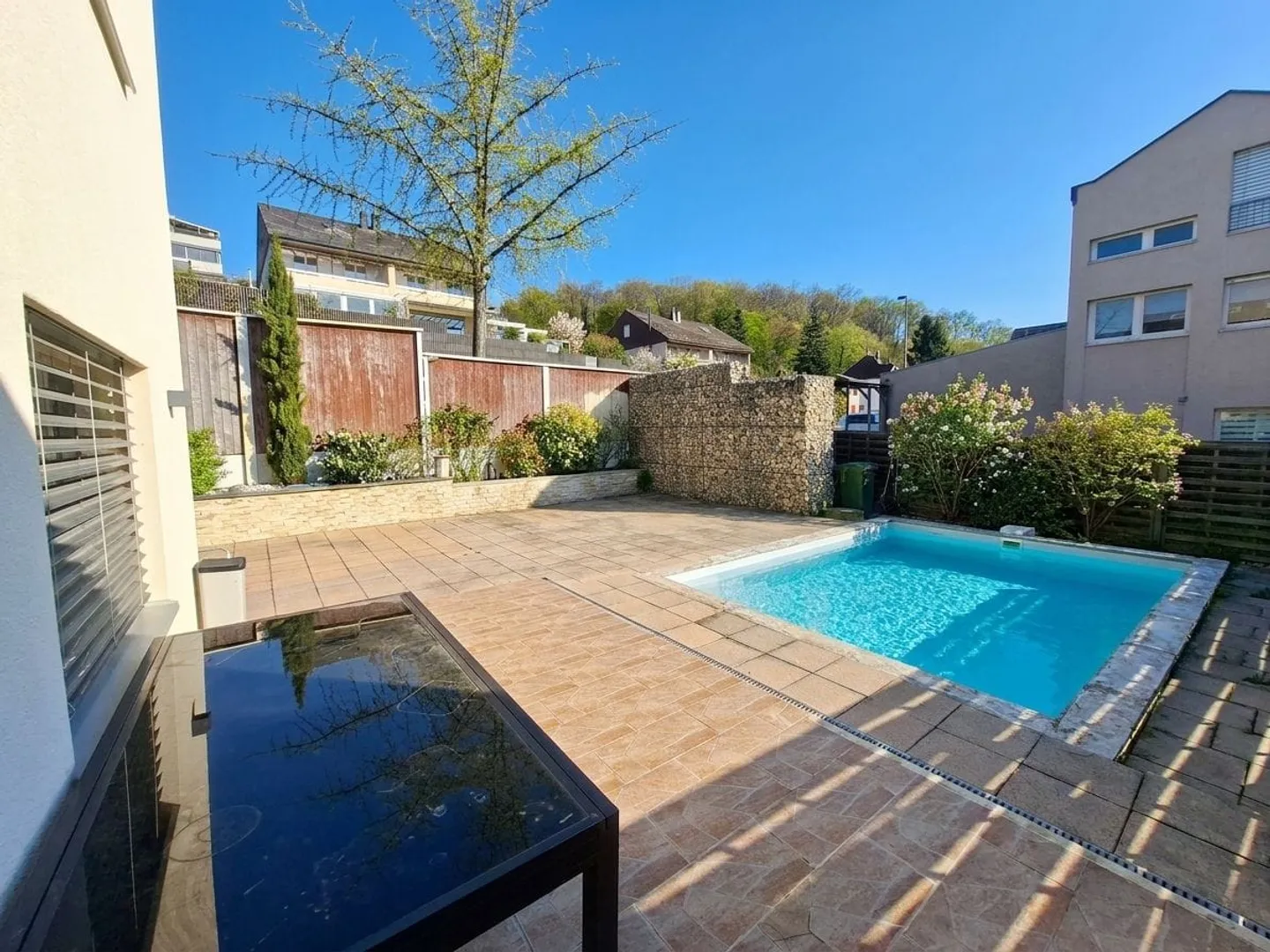 Moderne, rénovée et avec piscine - Photo 7 sur 13