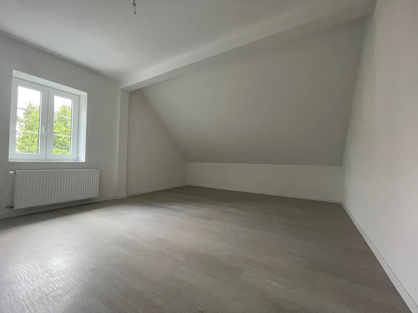 Beautiful, completely renovated, centrally located 3-room apartment in Erlinsbach near Aarau - Photo 2 of 6