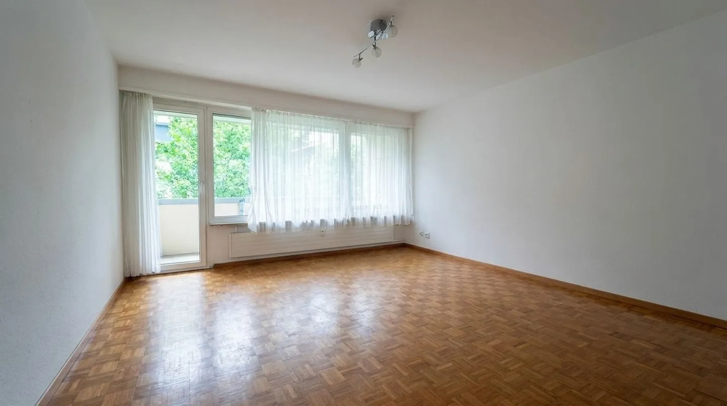 Bright 2.5-room apartment with large window front in Basel - Photo 5 of 13