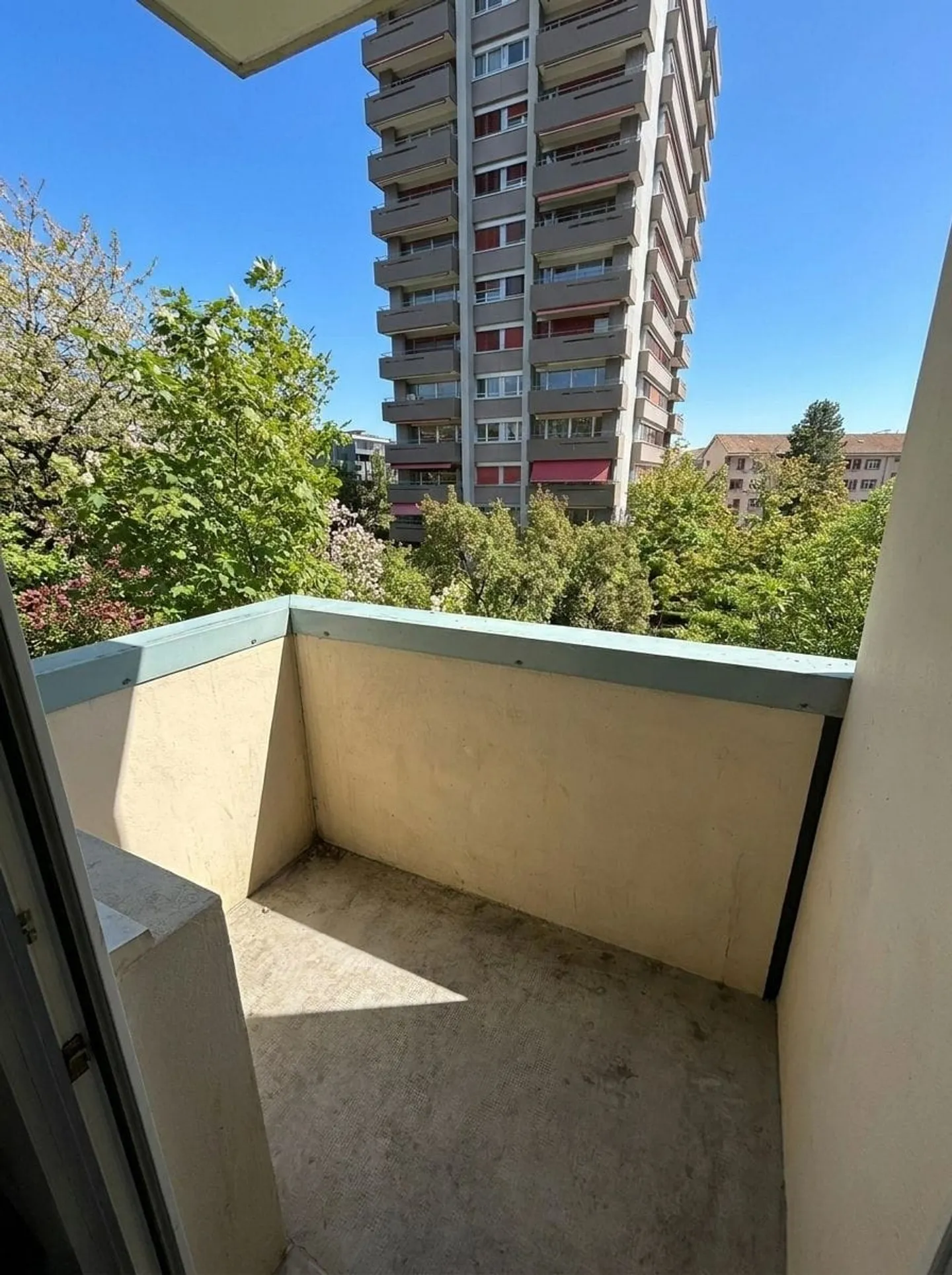 Bright 2.5-room apartment with large window front in Basel - Photo 11 of 13