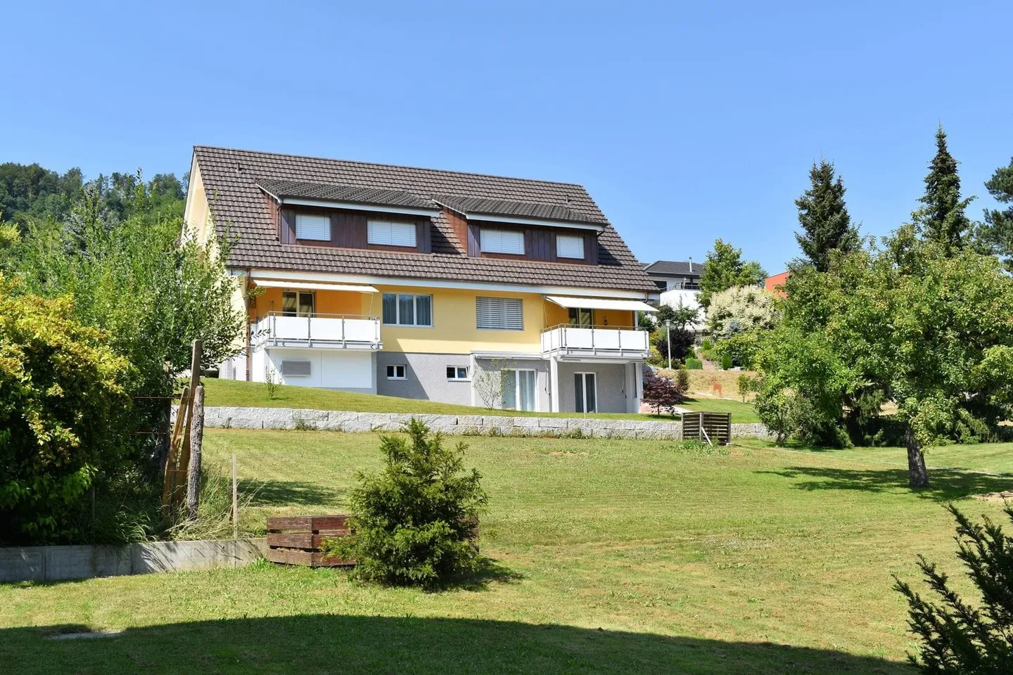 Sonnige Wohnung mit Aussicht - Foto 2 von 7