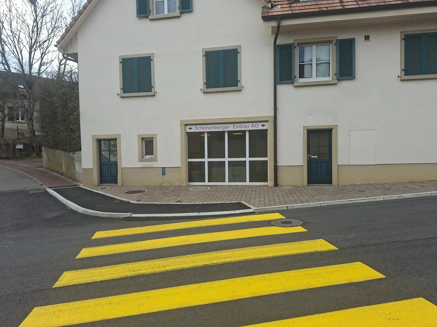 Spazio commerciale/ufficio luminoso a Nuglar, 91 m², parcheggio incluso. - Foto 9 di 9