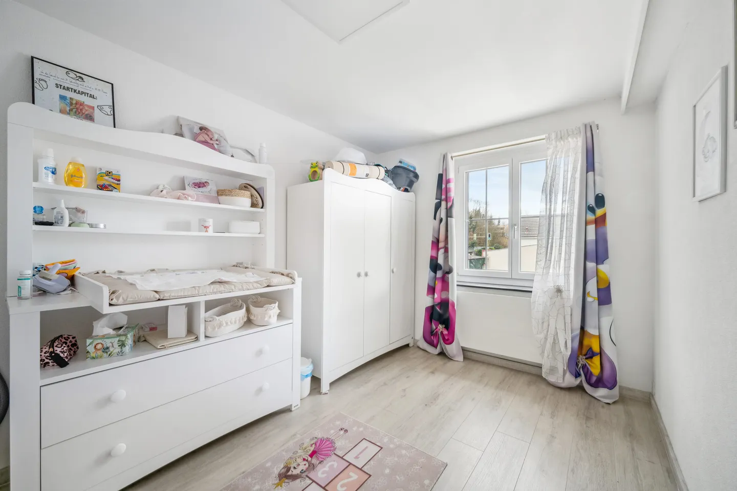 Bright 4.5-Room Corner House with Garden & Pool in Oberwil BL - Photo 4 of 13