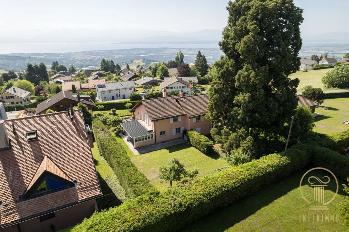 Exklusivität! ARZIER-LE-MUIDS - prächtige Zwillingsvilla mit 6,5 Zimmern - VERHANDELBARER PREIS. - Foto 1 von 13