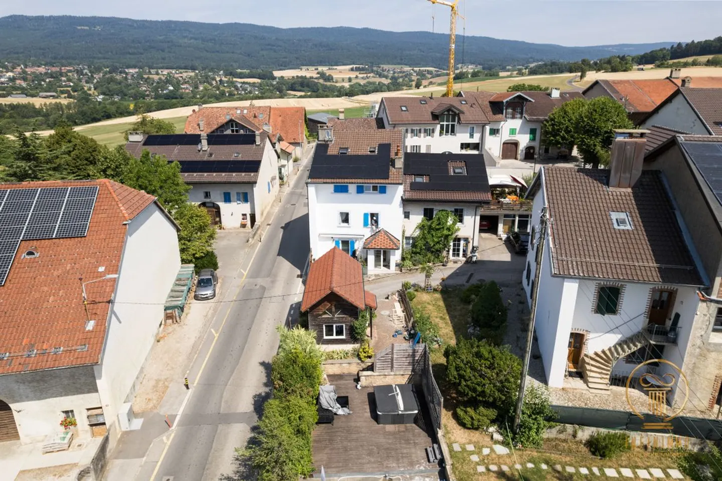 RARE OBJECT, Beautiful village house in the heart of Burtigny with 7.5 rooms - Photo 1 of 13