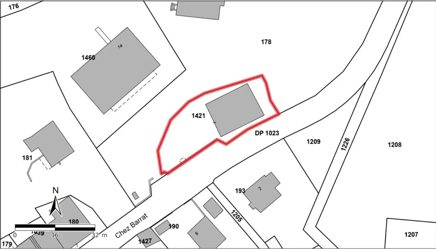 A BALLAIGUES - bel palazzo di rendimento con 5 appartamenti, 2 depositi e 9 posti auto - Foto 11 di 13