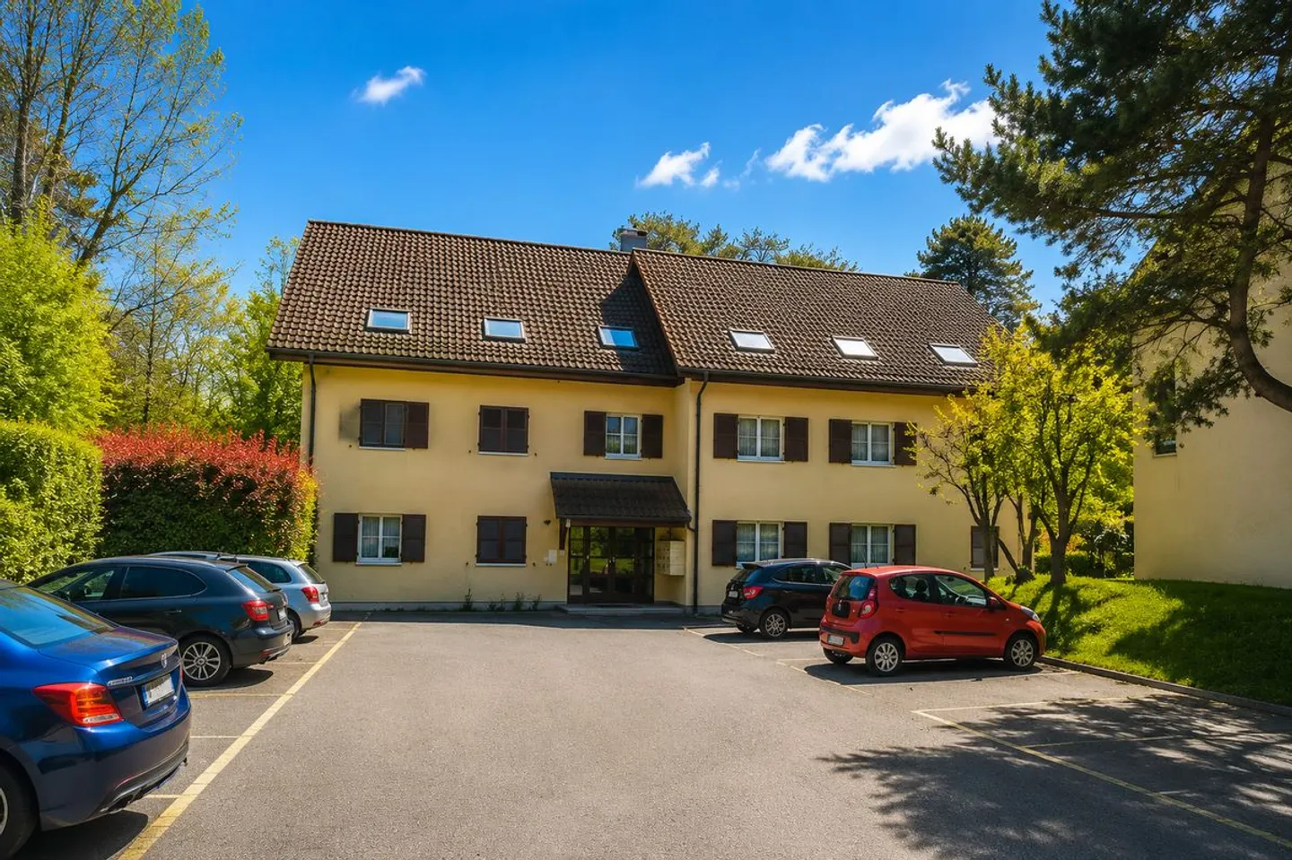 ECHICHENS - Magnificent 2.5-room apartment completely renovated - Photo 2 of 6