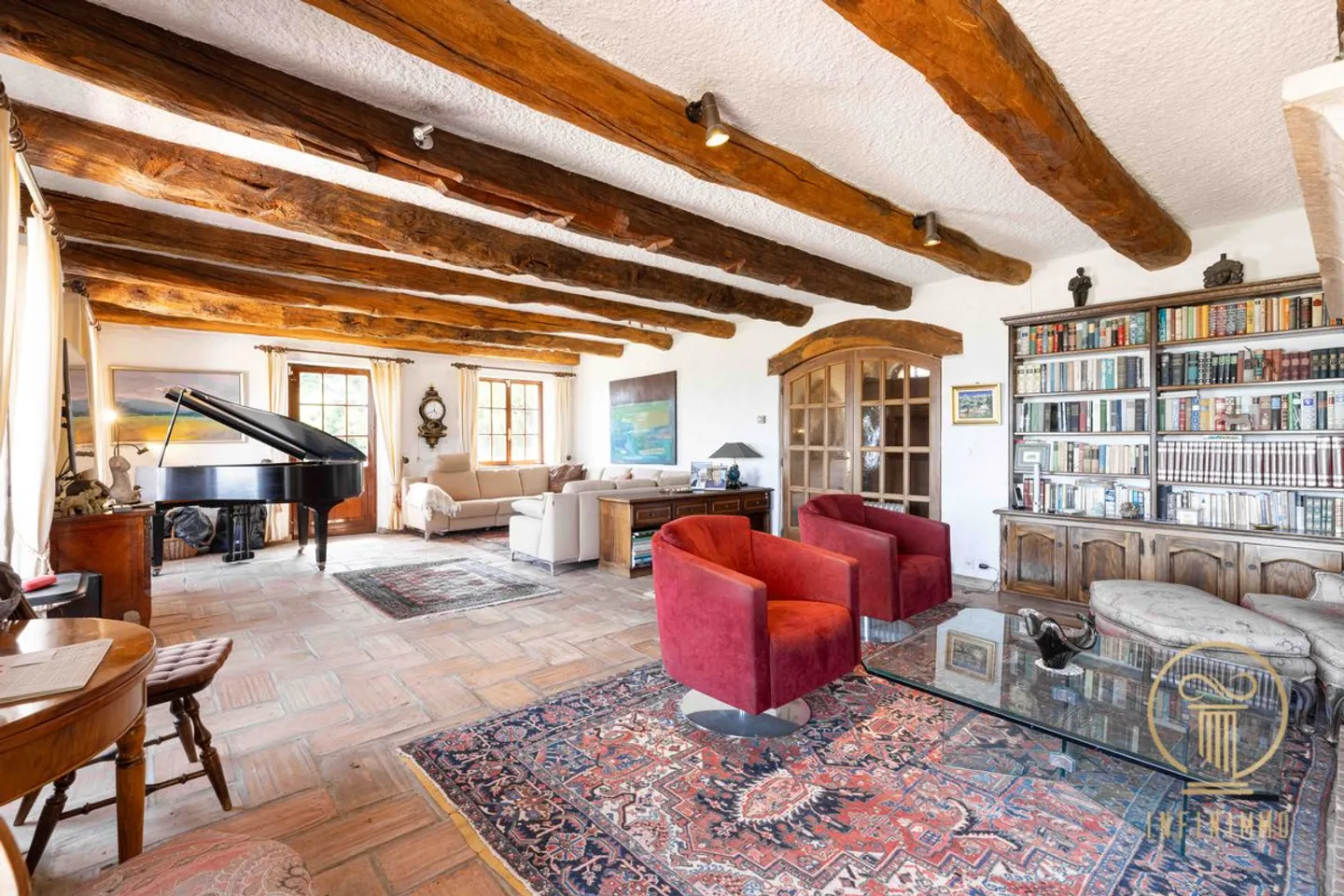 ECHICHENS - Beautiful individual house with stunning views of the lake and vineyards - Photo 2 of 4