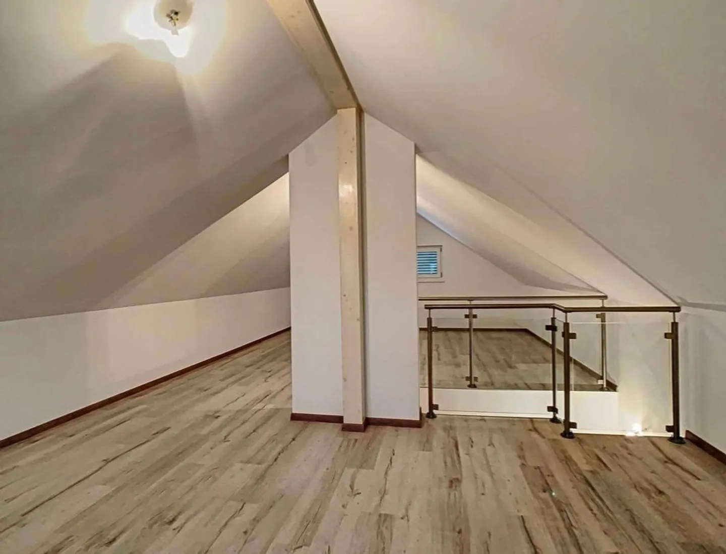 Magnificent 5.5-room duplex next to the hospital - Photo 3 of 6