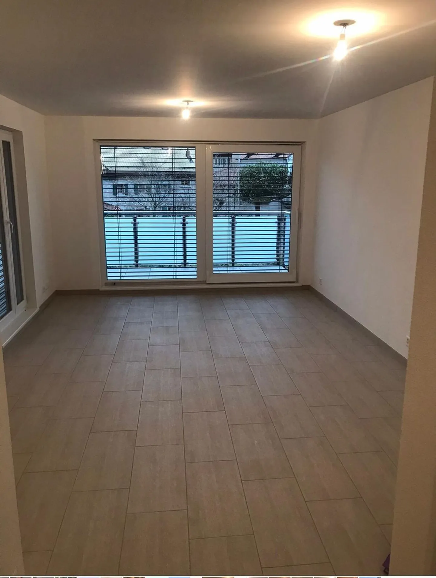 Superb 2.5-room apartment on the first floor with balcony next to the hospital. - Photo 2 of 6