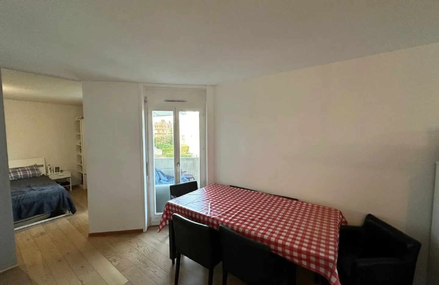 SAINT-PREX - Renoviertes Studio mit zwei Balkonen - Foto 3 von 7