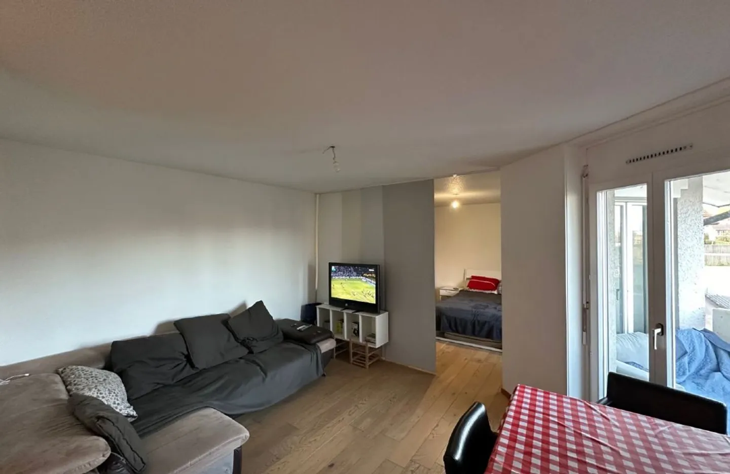 SAINT-PREX - Renoviertes Studio mit zwei Balkonen - Foto 2 von 7