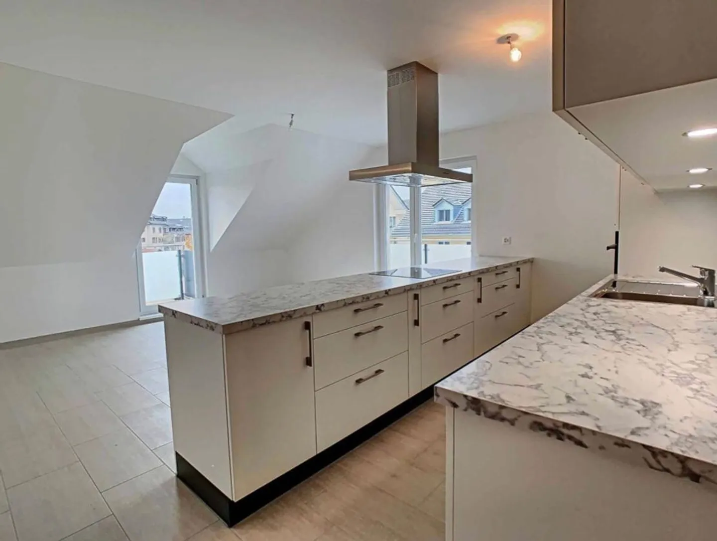 Magnificent 5.5-room duplex next to the hospital - Photo 4 of 6