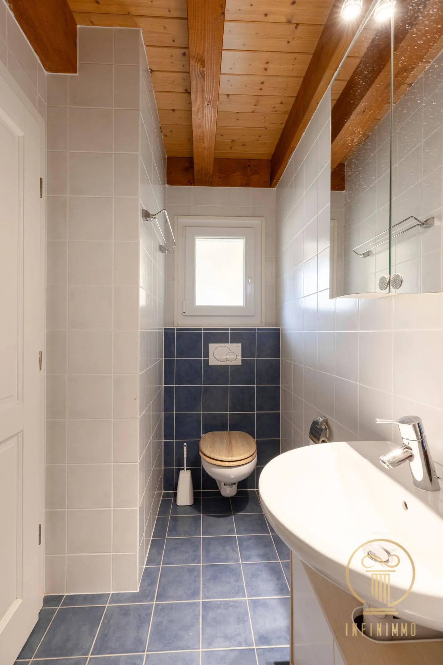 ST-OYENS, RARE ITEM! Beautiful semi-detached villa with 5.5 rooms in a quiet and very pleasant neighborhood. - Photo 11 of 13
