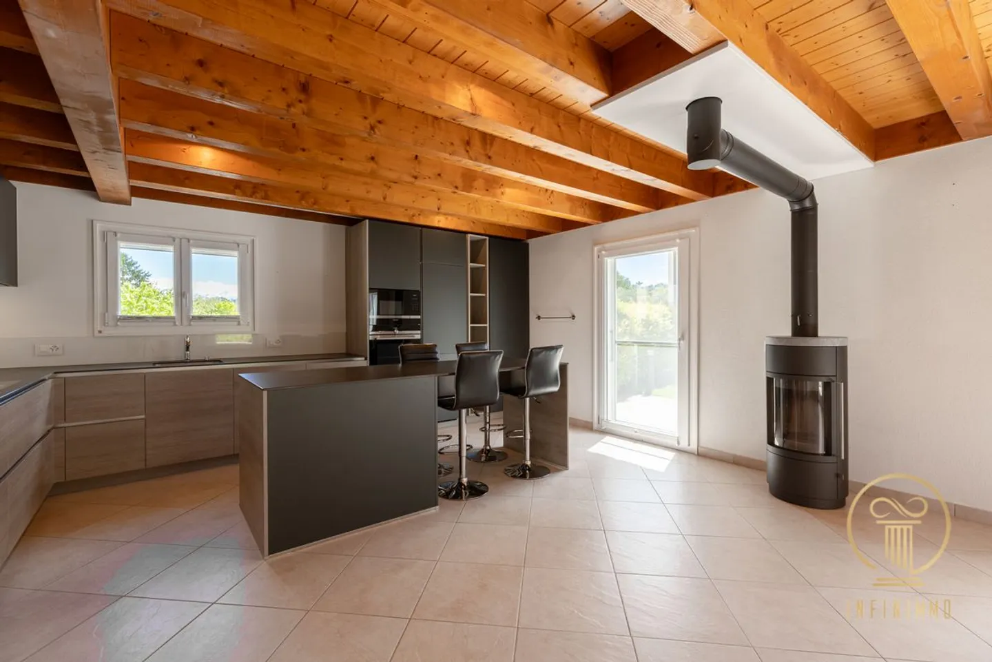 ST-OYENS, RARE ITEM! Beautiful semi-detached villa with 5.5 rooms in a quiet and very pleasant neighborhood. - Photo 5 of 13