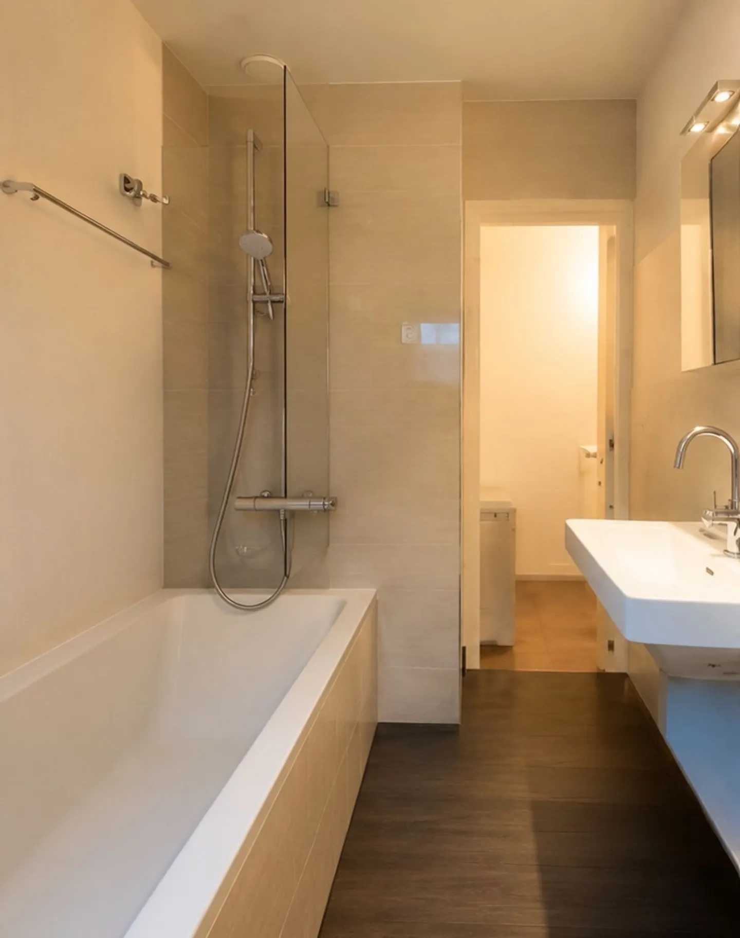ECHICHENS - Magnificent 2.5-room apartment completely renovated - Photo 6 of 6