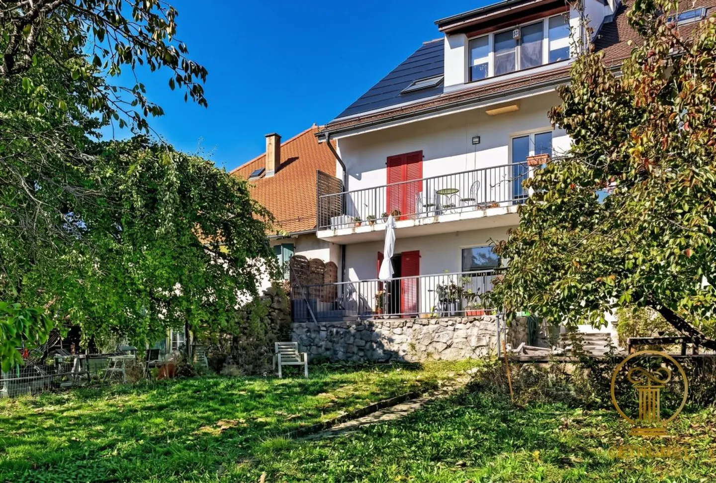 ORGES - Ertragsgebäude mit 6 Wohnungen, Gartenfläche und Parkplätzen - Foto 4 von 11