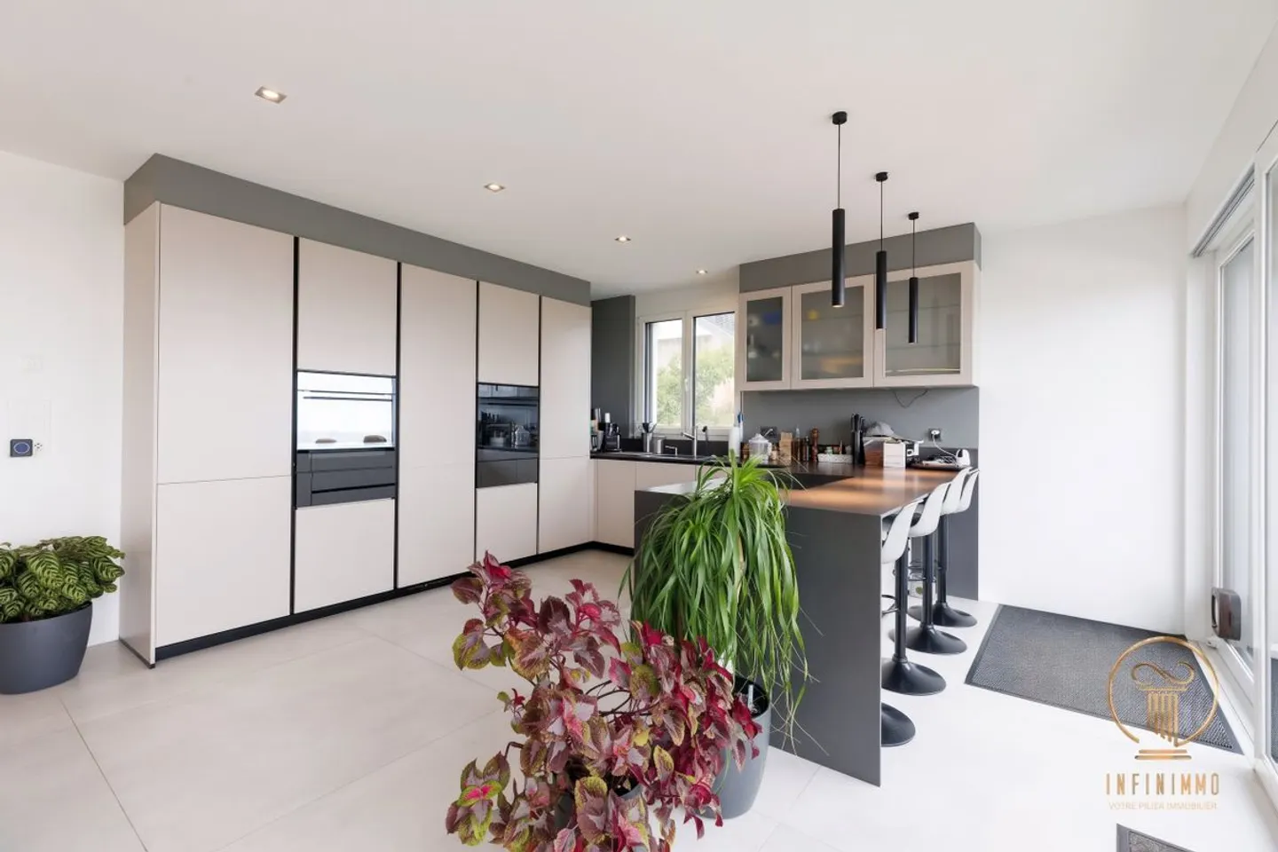 YENS - EXCLUSIVE - Magnificent new individual villa with swimming pool - Photo 5 of 12