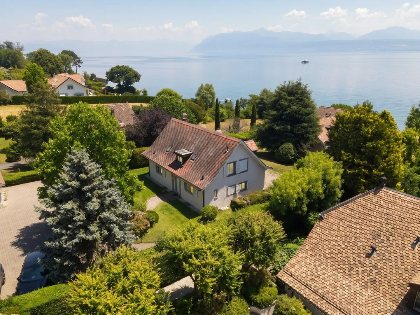 SAINT-PREX - TWO VILLAS ON THE SHORE OF LAKE LEMAN, WITH PRIVATE ACCESS TO THE LAKE - Photo 1 of 13