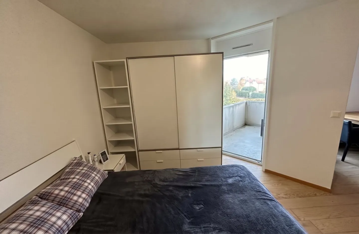 SAINT-PREX - Renovierte 2-Zimmer-Wohnung mit zwei Balkonen - Foto 4 von 7