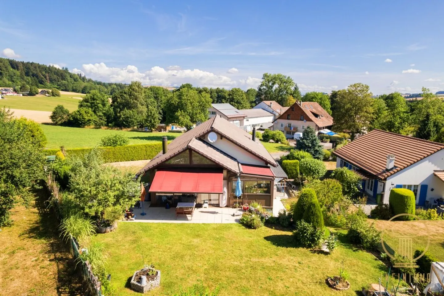 5 MIN FROM MEZIERES - magnificent bright individual villa on 2 levels, with 5 bedrooms - Photo 1 of 13